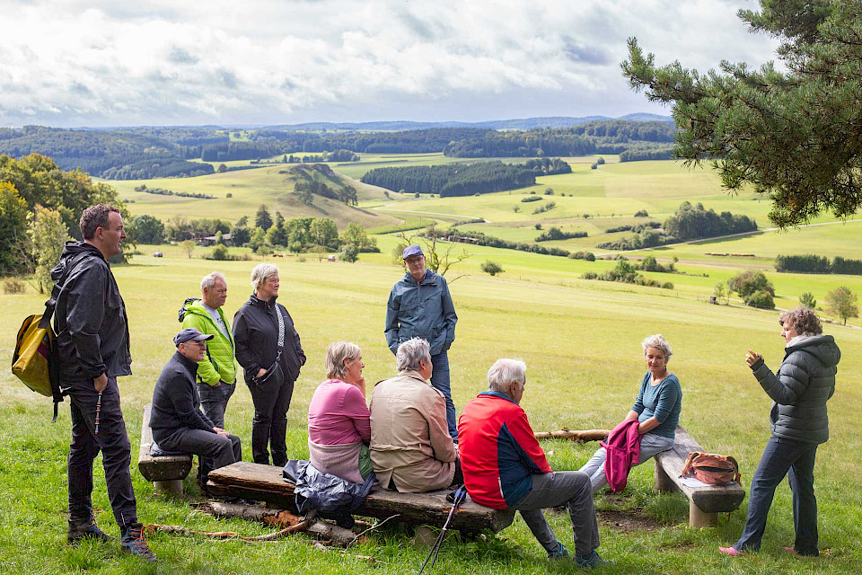 Treffen am Tag des offenen Denkmals bei der Burgruine Hohengenkingen.