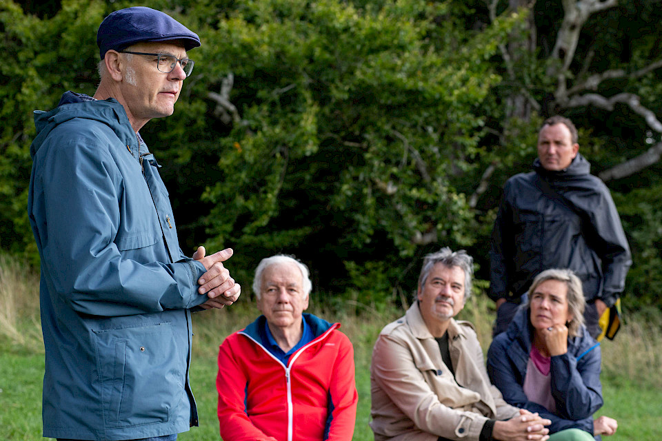 Der Archäologe und Burgenexperte  Dr. Sören Frommer  stellt das Projekt Hohengenkingen vor und berichtet über den aktuellen Stand der Forschung und Restaurierung rund um die Burgruine.